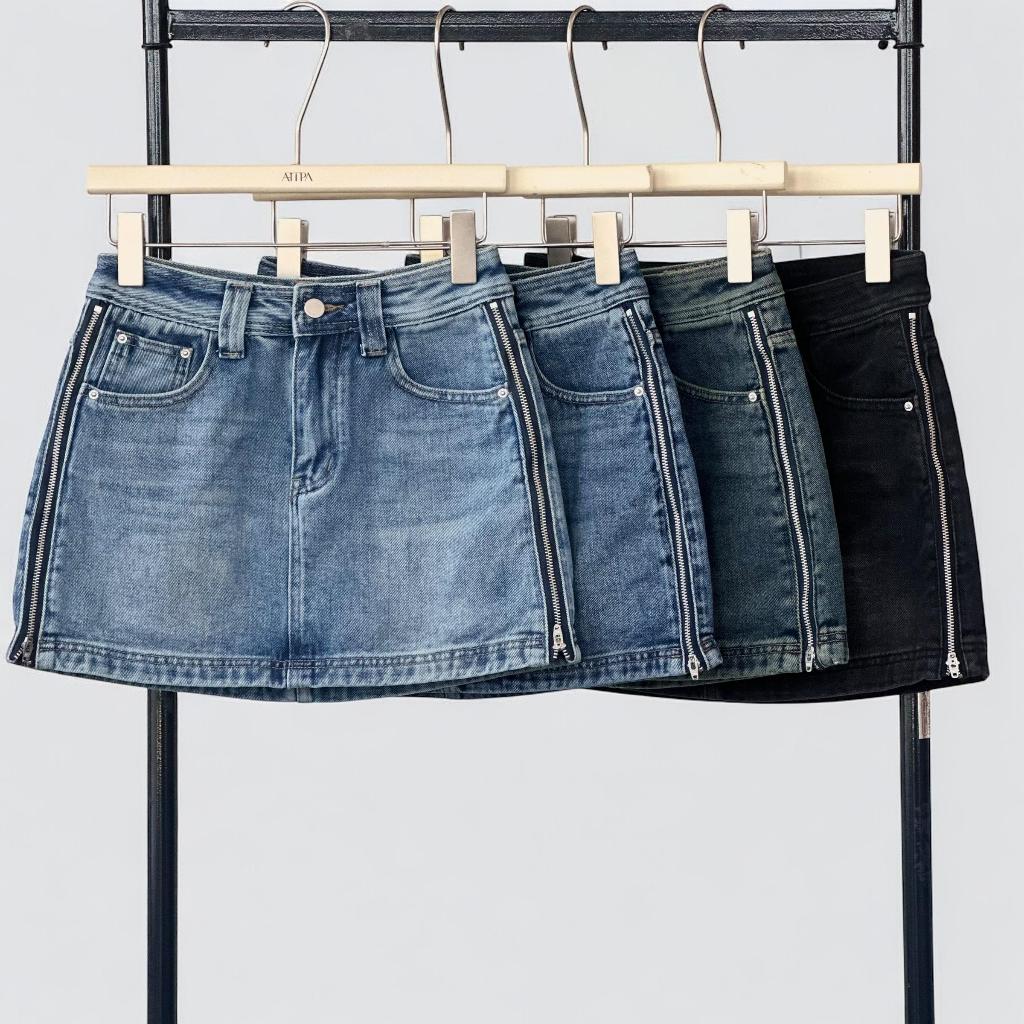 Atipashop - Zipper denim skirt (#AA6012) | กระโปรงยีนส์สั้น ดีเทลซิปข้าง ทรงสวย
