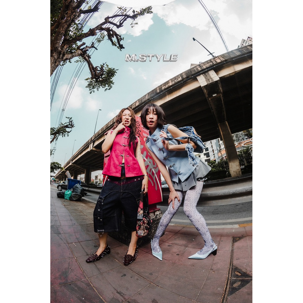 URBAN CHEONG เสื้อกำมะหยี่แขนกุดทรงคอจีน ดีไซน์สตรีท