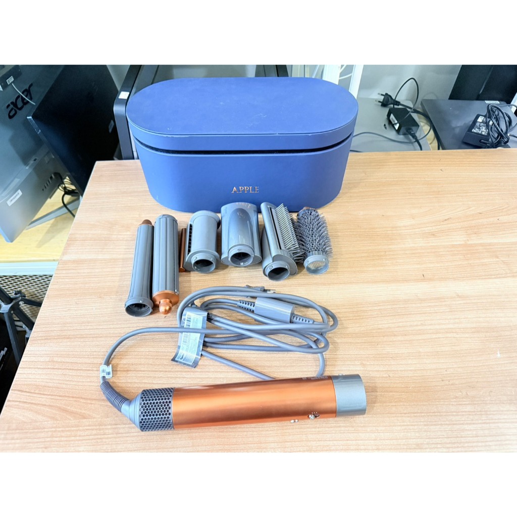 เครื่องเป่าผมและจัดแต่งทรงผม Dyson Airwrap HS05 ประกันกับร้านค้า 3 เดือน สินค้ามือสอง