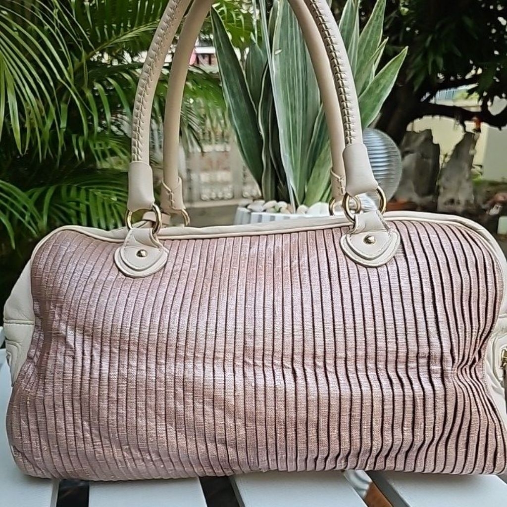 กระเป๋า Giorgio Armani