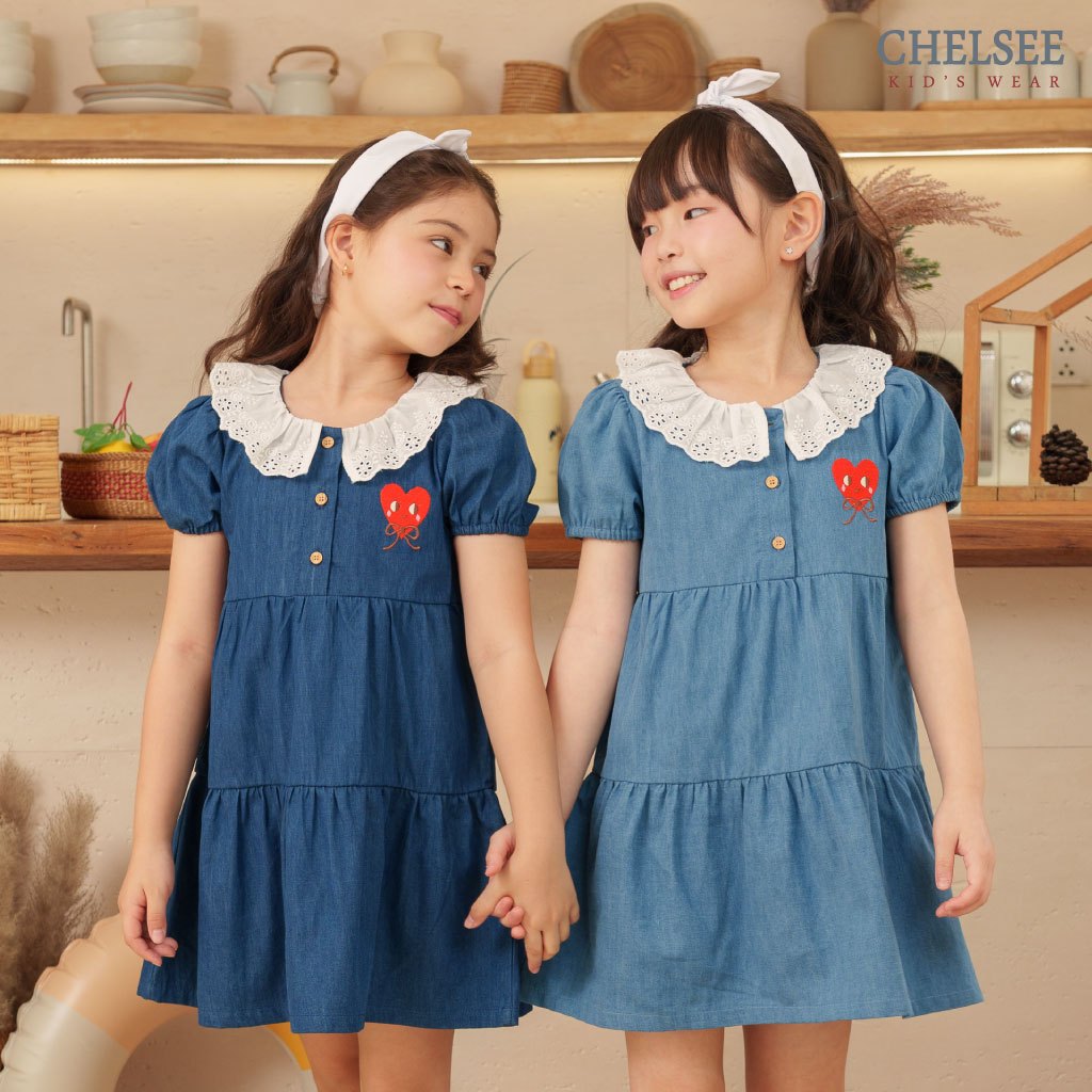 Chelsee ชุดเดรสยีนส์  ปกลูกไม้ แขนตุ๊กตา เรียบๆ ผ้ายีนส์ เบา เด็กผู้หญิง อายุ 1.5-10ปี เสื้อผ้าเด็ก รุ่น 238228