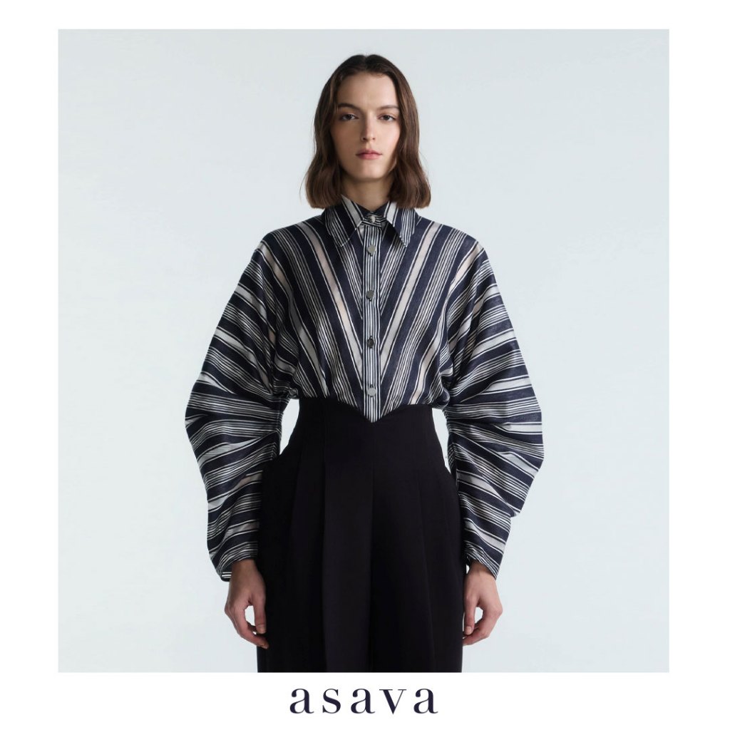 [asava aw25] Sierra Striped Oversized Shirt เสื้อเชิ้ตทรงโอเวอร์ไซส์ แขนยาวทรงปีกค้างคาวแต่งจีบใต้ท้องแขน แต่งกระดุมหน้า