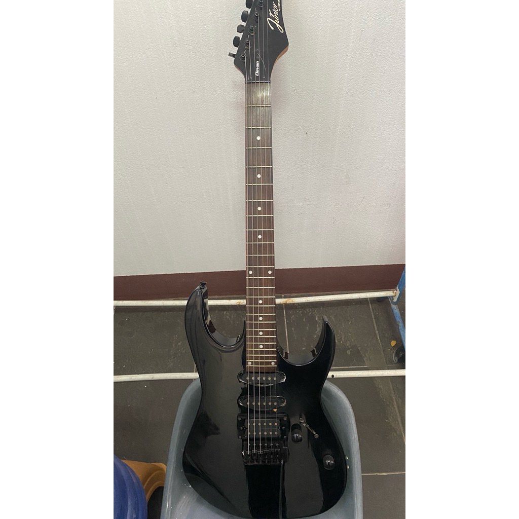 กีตาร์เก่า Clevan Junior สภาพตามรูป