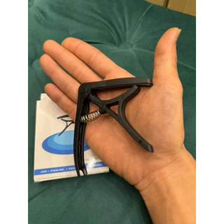 CAPO Guitar คาโป้กีต้าร์ วัสดุพลาสติก ABS น้ำหนักเบาแข็งแรง เสียบปิ๊กได้