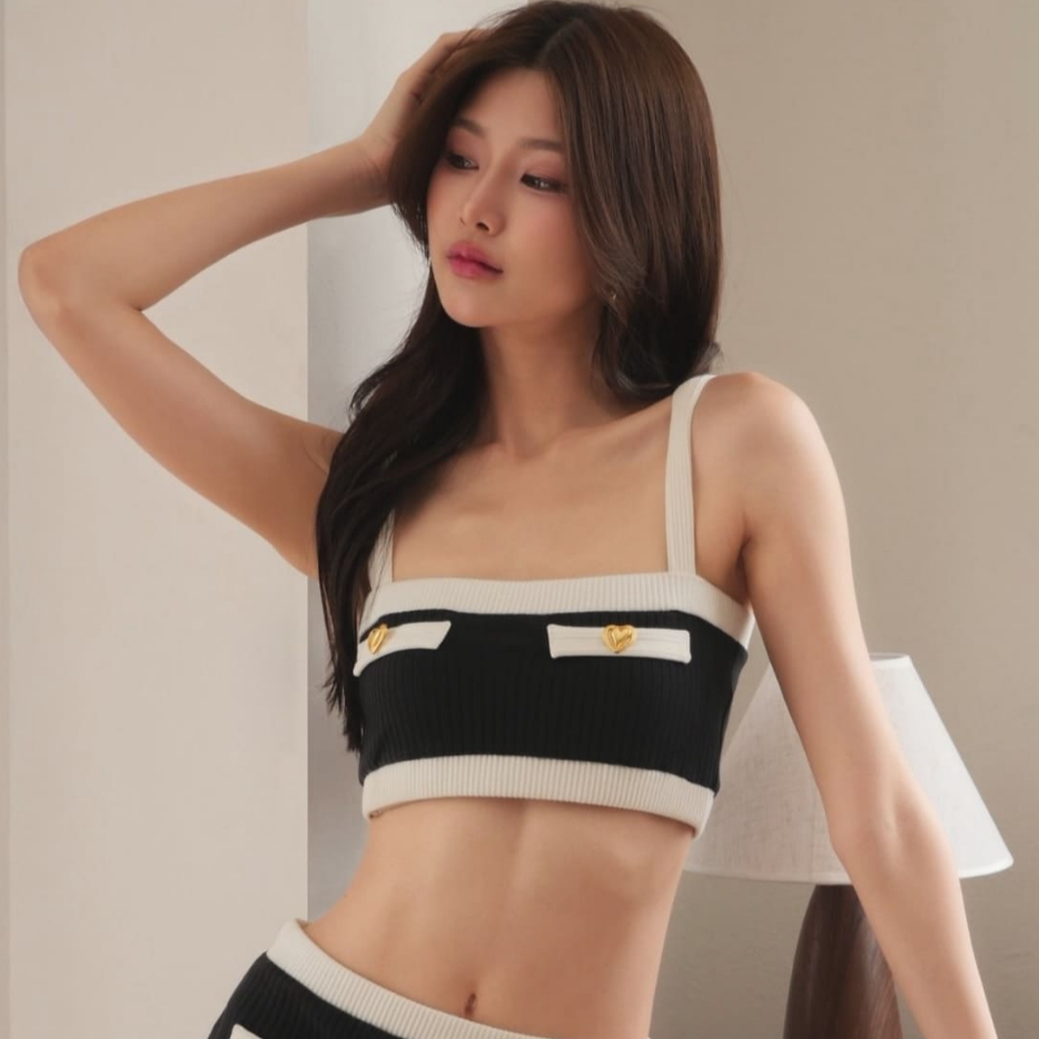 LUCA STUDIO_Tina crop top - เสื้อครอป สายเดี่ยว แต่งกระเป๋า กระดุมหัวใจ