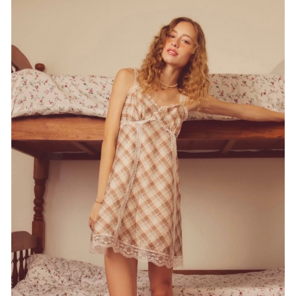 ส่งต่อเดรสสั้น lookbooklookbook รุ่น annett dress (Size.S และ M) สีน้ำตาลตาราง cocoa glow plaid (มีnew/used)