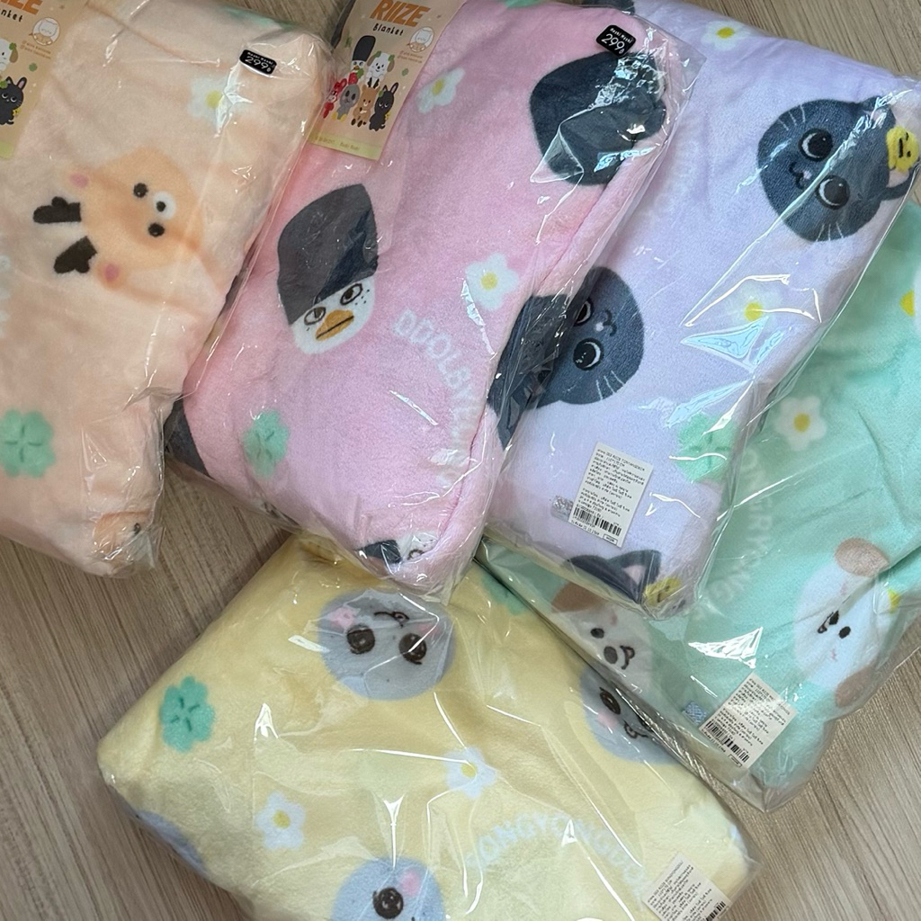 พร้อมส่ง ผ้าห่มน้องข้าว ผ้าห่ม Moshimoshi x Riize ดลลี่tag