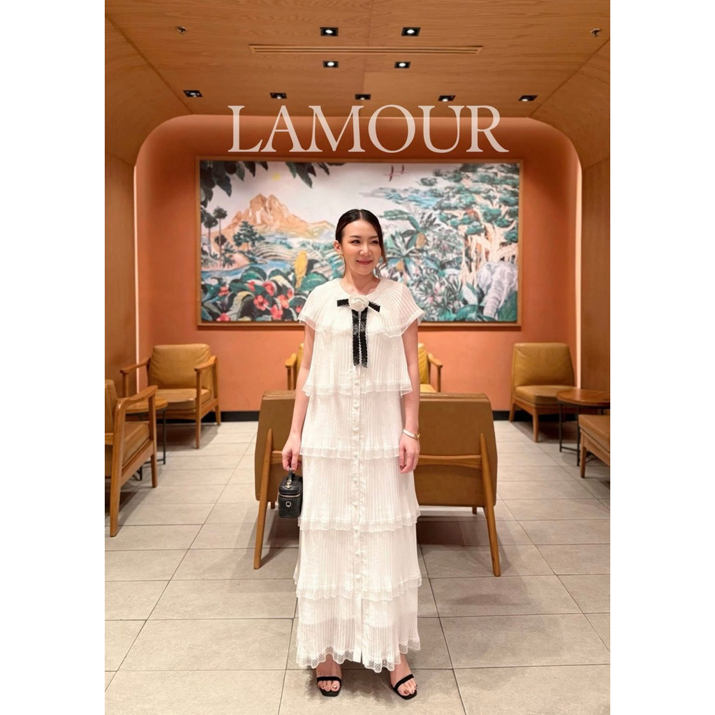 เดรสผ้าพลีท by Lamour