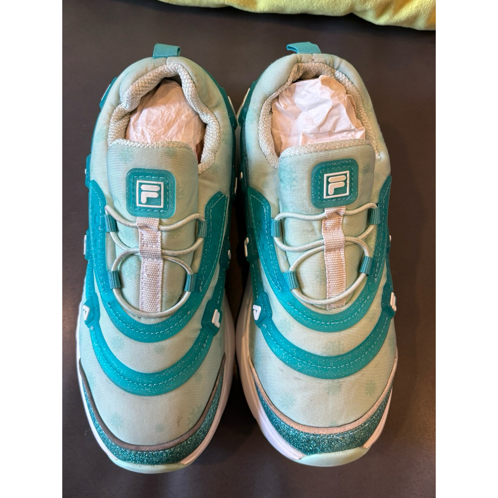 รองเท้าเด็กFILAมีไฟมือสอง