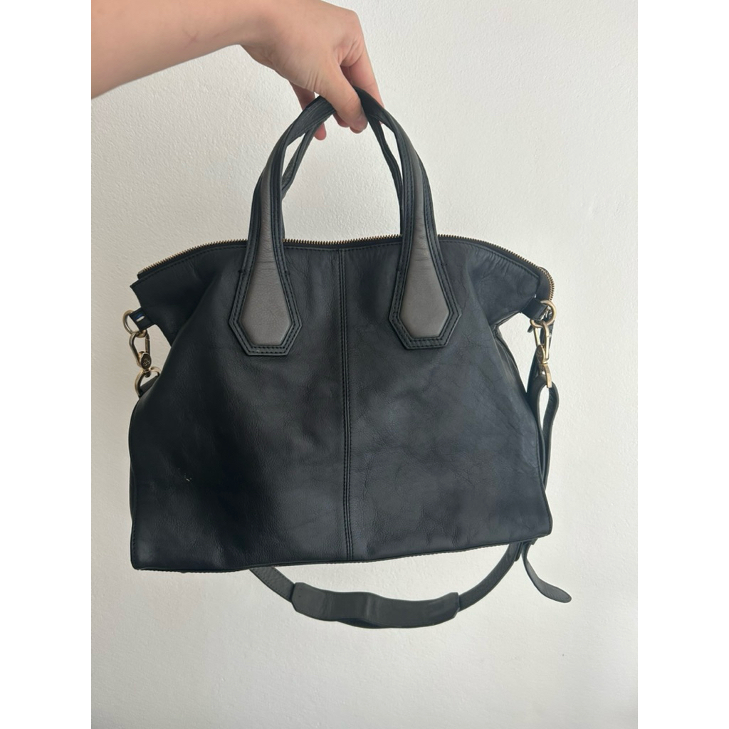 USED | กระเป๋าสะพายหนังแท้ FINN ESKER มือสอง สภาพดี