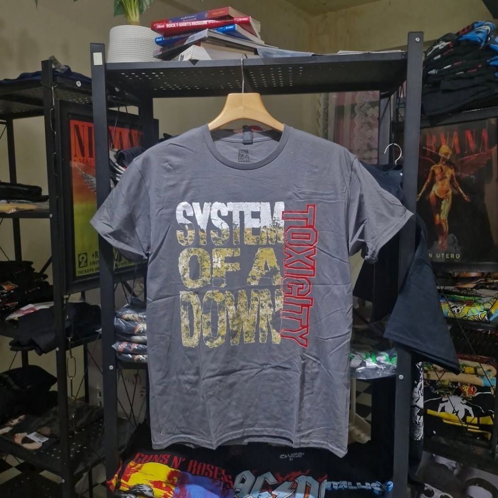 เสื้อวง System Of Adownลายใหม่ มือ 1 ลิขสิทธิ์แท้นำเข้าจาก UK สีเทาเข้ม