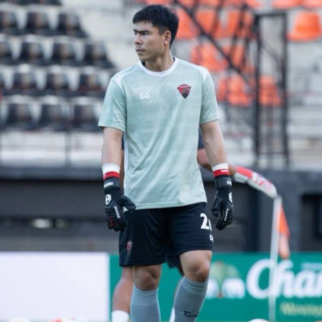 ถุงมือผู้รักษาประตู MATA Sport รุ่น King Cobra สีดำโฟมดำ