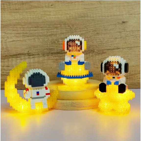 ที่วางปากการูปนักบินอวกาศ ตัวต่ออนุภาคขนาดเล็ก เข้ากันได้กับ LEGO - ของขวัญสำหรับเด็กชายและเด็กหญิง