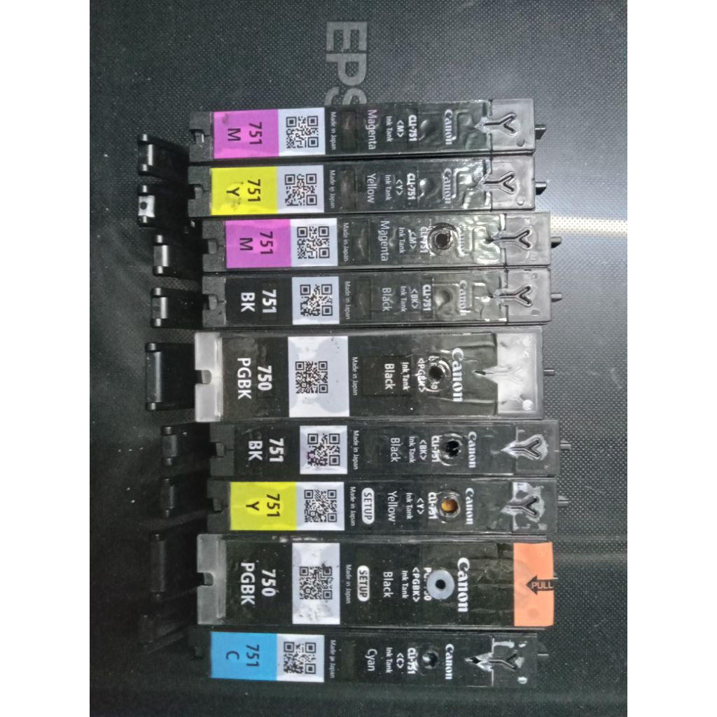 ตลับหมึก canon ix 6770 เบอร์ 750 สีดำ 751 สี C M Y สำหรับเติมหมึก หรือเจาะติดแท้ง มีทุกสี