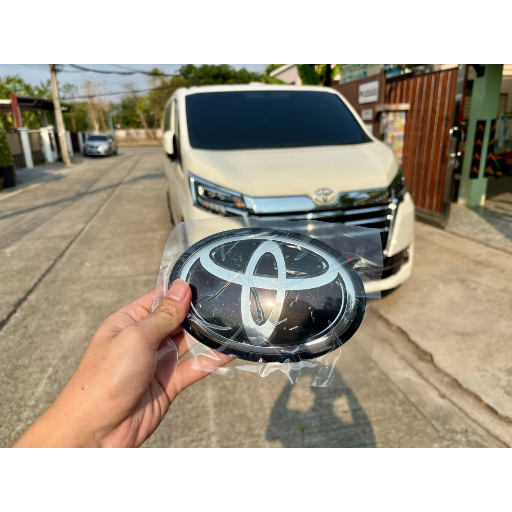 ของแท้โตโยต้า!! โลโก้แก้วหน้ากระจังโตโยต้า Yaris CorollaCross CamryACV70โลโก้แก้วกระจังหน้า Toyota ของแท้ใหม่