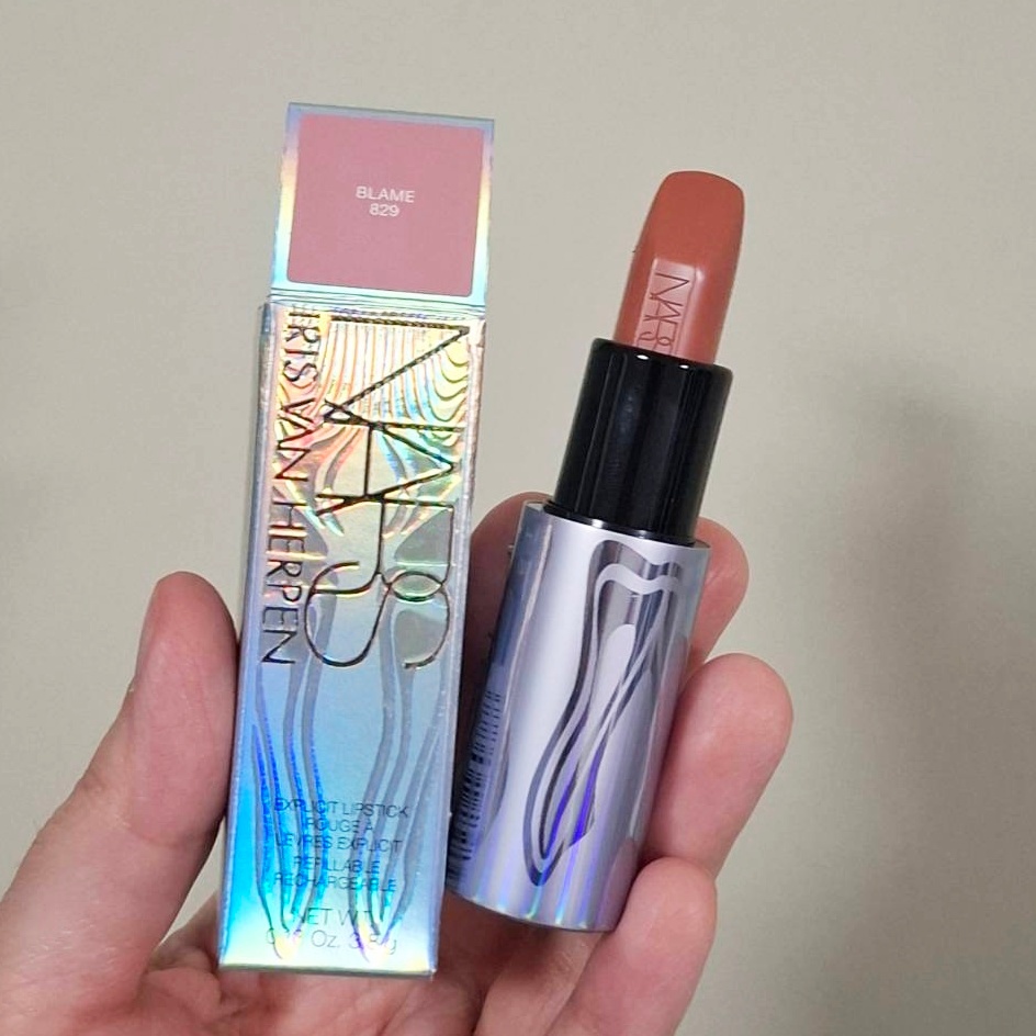 นาร์ส Explicit Lipstick X IRIS VAN HERPEN 3.8g สี Blame 829 มีตำหนิเล็กน้อยค่ะ
