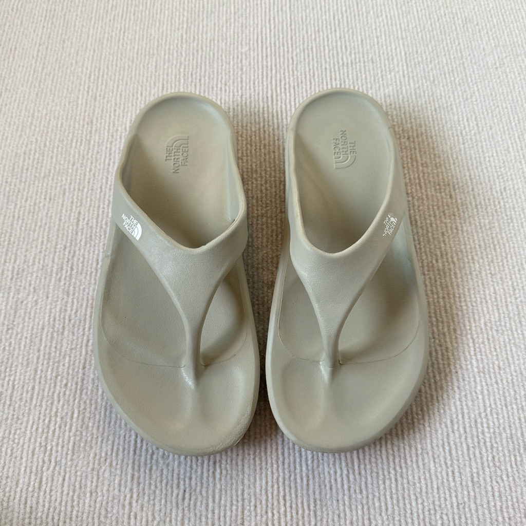 The north face รองเท้าแตะผู้ชายมือสองของแท้ ไม่มีกล่อง sz.44