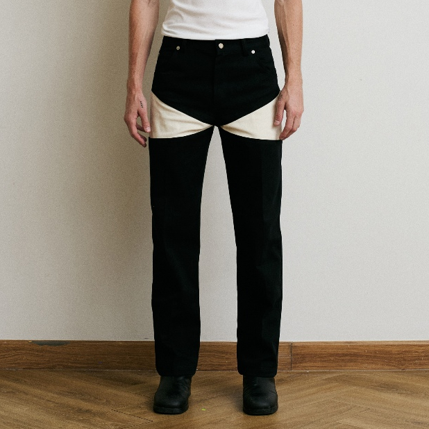 Hunter Studios - กางเกงยีนส์ขายาว ดิเทลตัดต่อผ้าหนังกลับ รุ่น Rider Cut Jeans