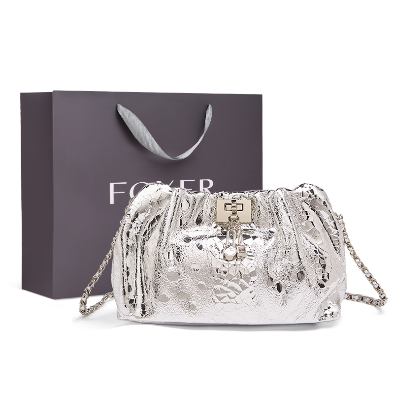 FOXER กระเป๋าสะพายข้างหนังแท้ กระเป๋าโซ่เรียบๆ กระเป๋าปาร์ตี้