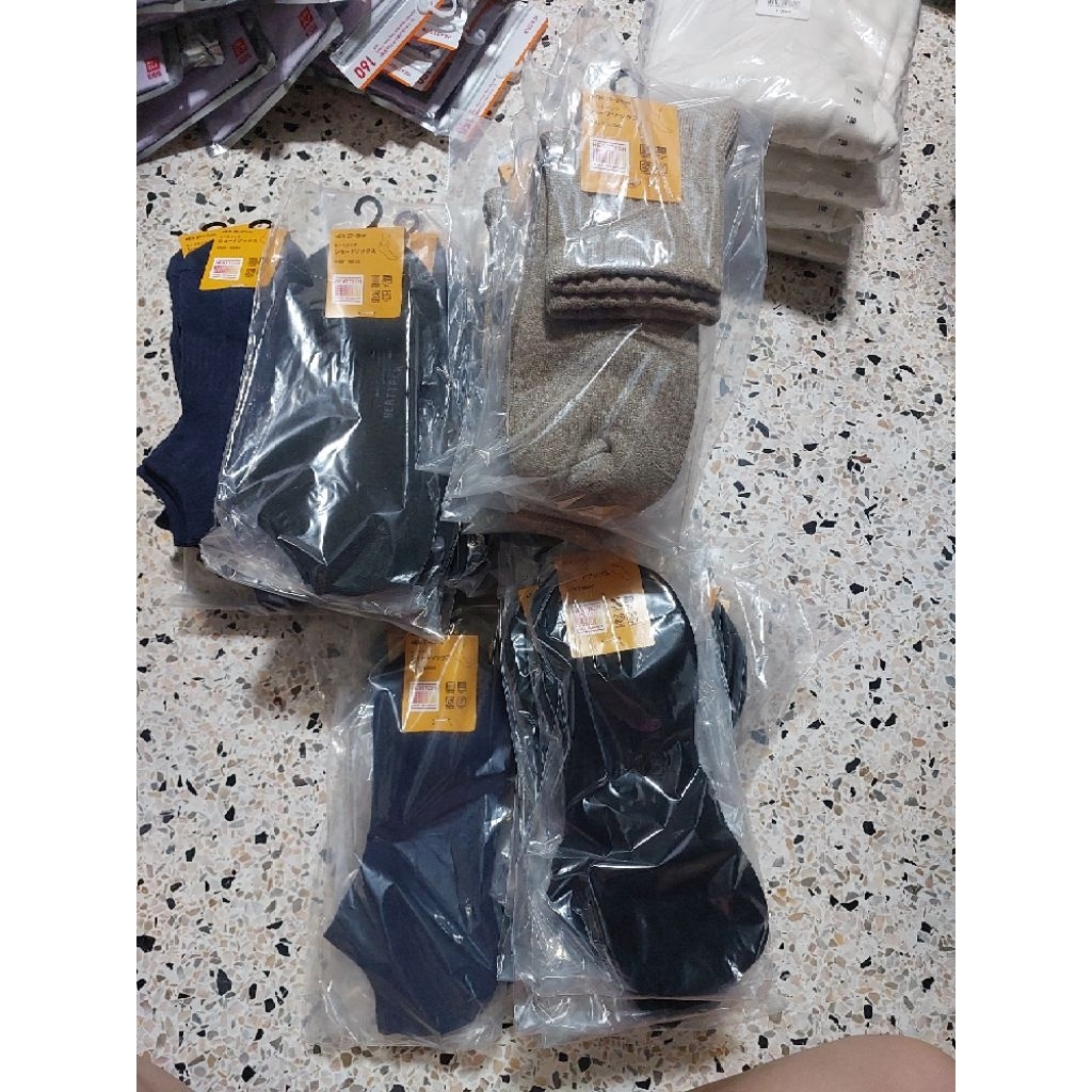 Uniqlo heattech ถุงเท้าผู้ชายข้อสั้น มือ1 จากshop japan  size 25-27cm SIZE 27-29CM.