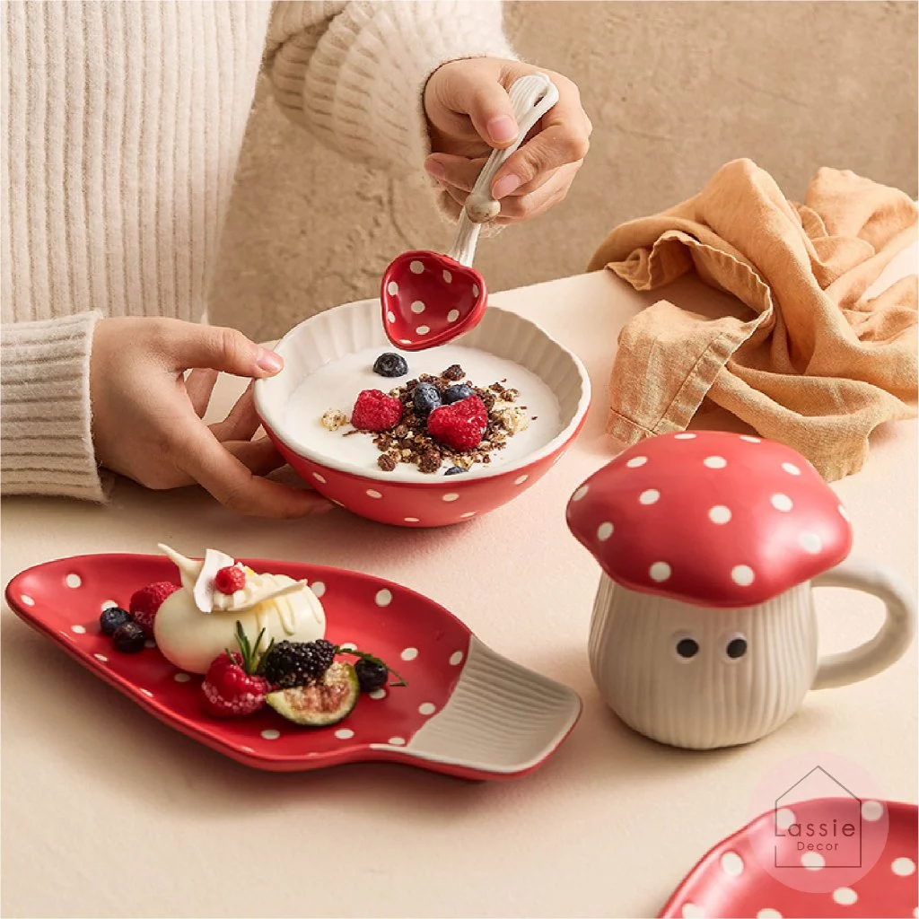 🍄จานชามลายเห็ด Mushroom Village เข้าไมโครเวฟได้ 🍽️ เซรามิกลายเห็ด ของขวัญของตกแต่ง 🎁สุดคิ้วท์ | Lassiedecor 🎀 thumbnail 3