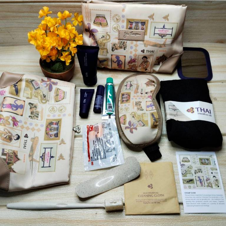 กระเป่าAmenitiesKitบนเครื่องบินสายการบินไทยแบรนด์JimThompsonลายสีครีมพร้อมของใช้ในกระเป๋า