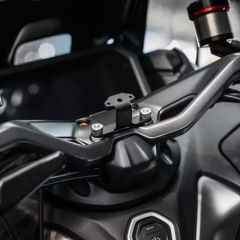 CHIGEE Yamaha TMAX560 ฐานยึดเฉพาะรุ่นสำหรับจอมอเตอร์ไซค์ สแตนเลส ติดตั้งง่าย รองรับ AIO-5 AIO-6 XR-2