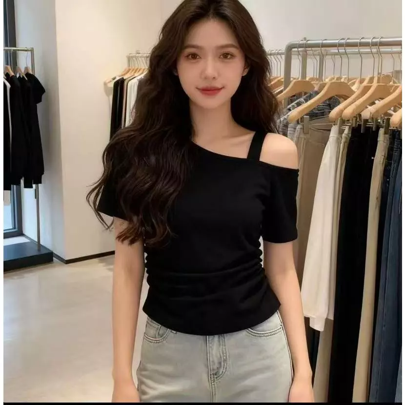 UM M-3XL เสื้อสตรีแขนสั้น แฟชั่นโชว์ไหล่ สายเดี่ยว ดีไซน์กระชับรูป เน้นสัดส่วนเรียวสวย ดีไซน์กระชับรูป เสื้อสตรีแขนสั้น