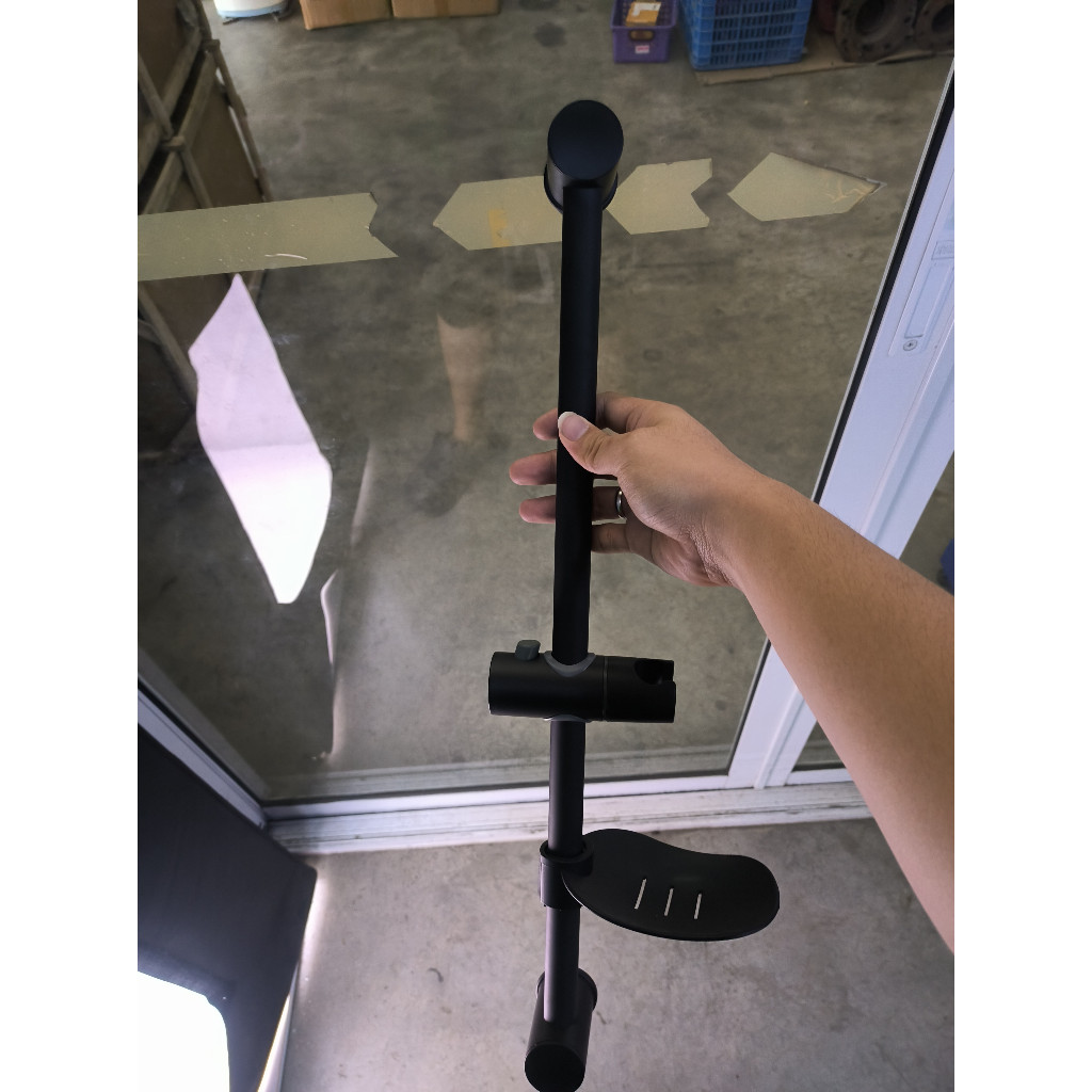 ราวเลื่อนฝักบัวปรับระดับได้ พร้อมที่วางสบู่ ยาว 60cm มีสดำและสีเงา สวย ตกแต่งง่าย R10 ราคา ถูกที่สุด ดีลบีเคเค แกลเลอรีภาพที่ 9