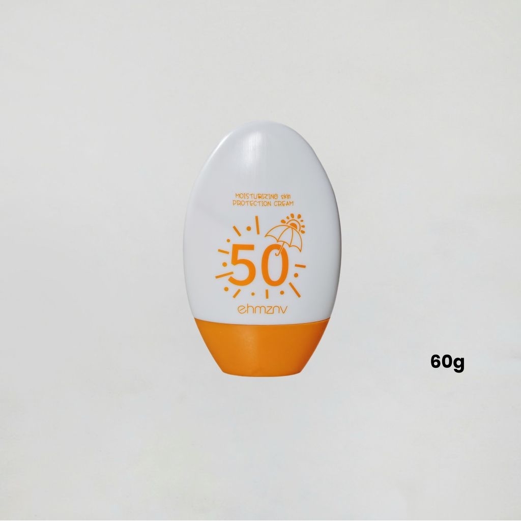 ครีมกันแดด เนื้อครีมสีขาว ช่วยเพิ่มความชุ่มชื้นให้แก่ผิว เนื้อสัมผัสเนียนนุ่ม เนียนใส มือหนึ่ง