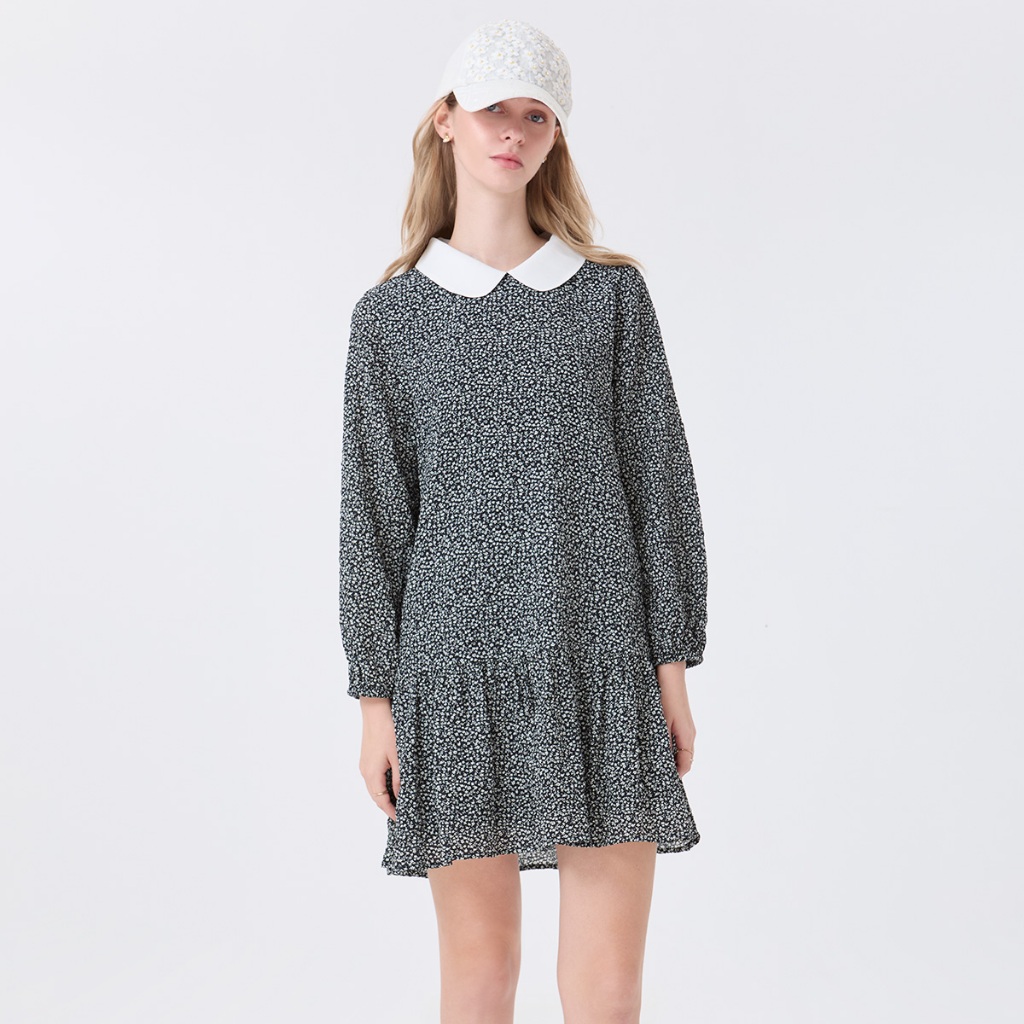 EP ชุดเดรสสั้นลายดอกไม้ ผู้หญิง สีดำ | Floral Short Dress | 05136