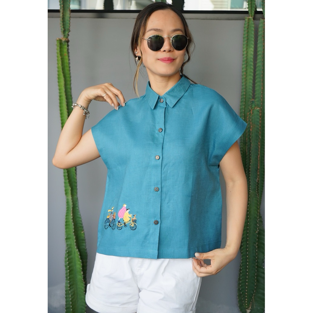 5th Jan เสื้อเชิ้ต คอปก แขนล้ำ กระดุมผ่าหน้า ด้านหน้าปักลาย ชายเสื้อตรง ผ้าลินินแท้ 100% “อก 43 นิ้ว