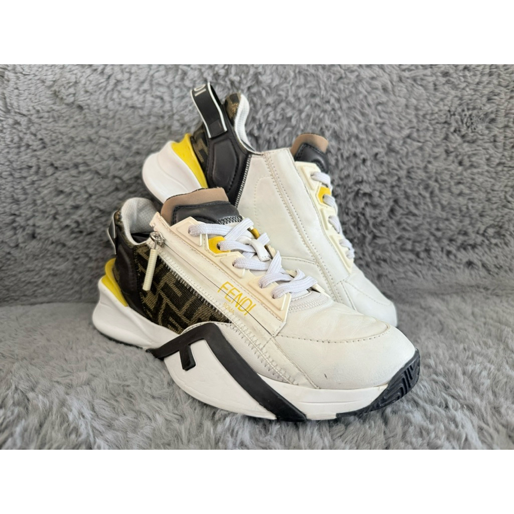 Fendi Size 41 ยาว 26 cm (รองเท้ามือสอง)