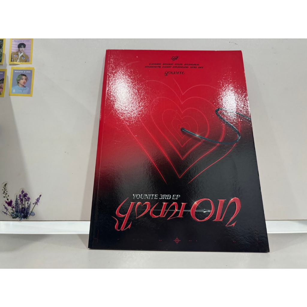 1 CD MUSIC  ซีดีเพลงเกาหลี     YOUNITE - [YOUNI-ON] (PHOTO BOOK BLACK ON VER.)   (R2E84)