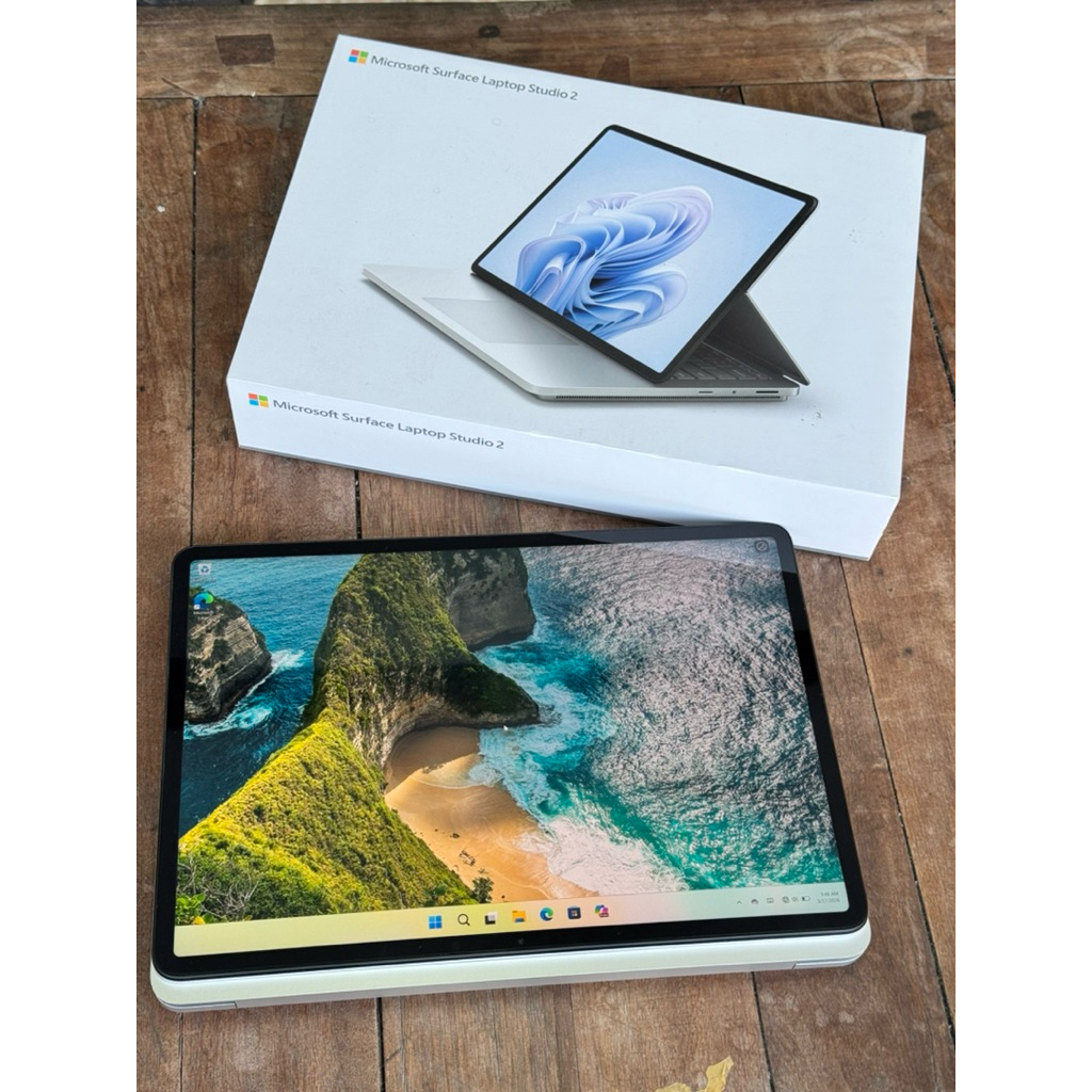 Microsoft surface studio2 มือสอง