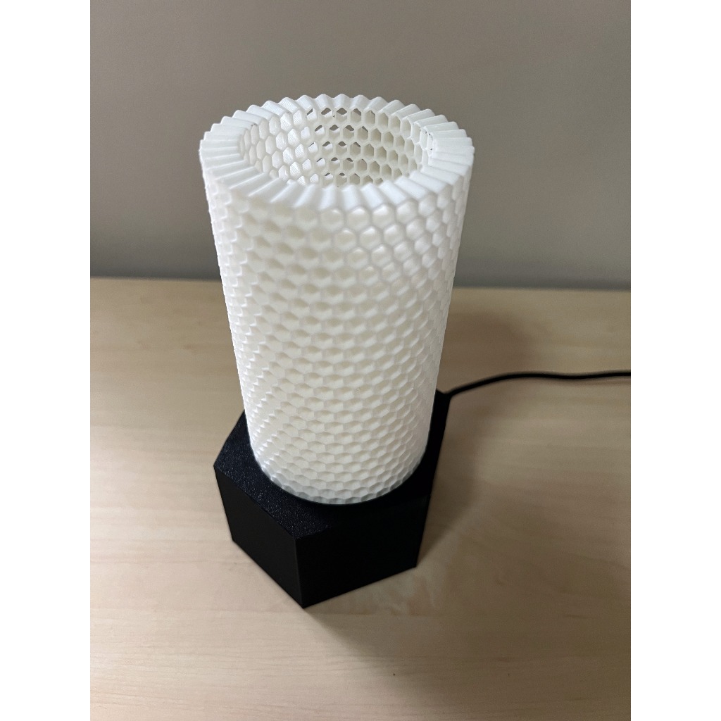 HexGlow™ RGB Honeycomb Tower Lamp HexGlow™ โคมไฟทาวเวอร์ RGB ลายรังผึ้ง