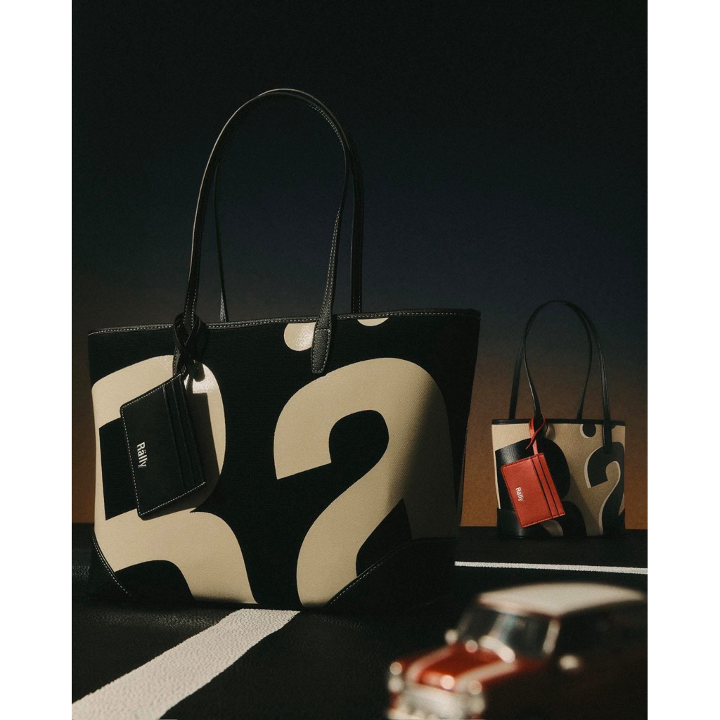 ✅พร้อมส่ง Rally Tote ซ้อนกล่องทุกออเดอร์ค่ะ 🙇‍♀️ สอบถามเพิ่มเติมทักแชทได้ค่ะ