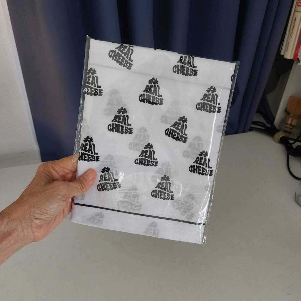 ผ้าพันคอ Nose Tea Real Cheese ของแท้ ใหม่ไม่เคยใช้