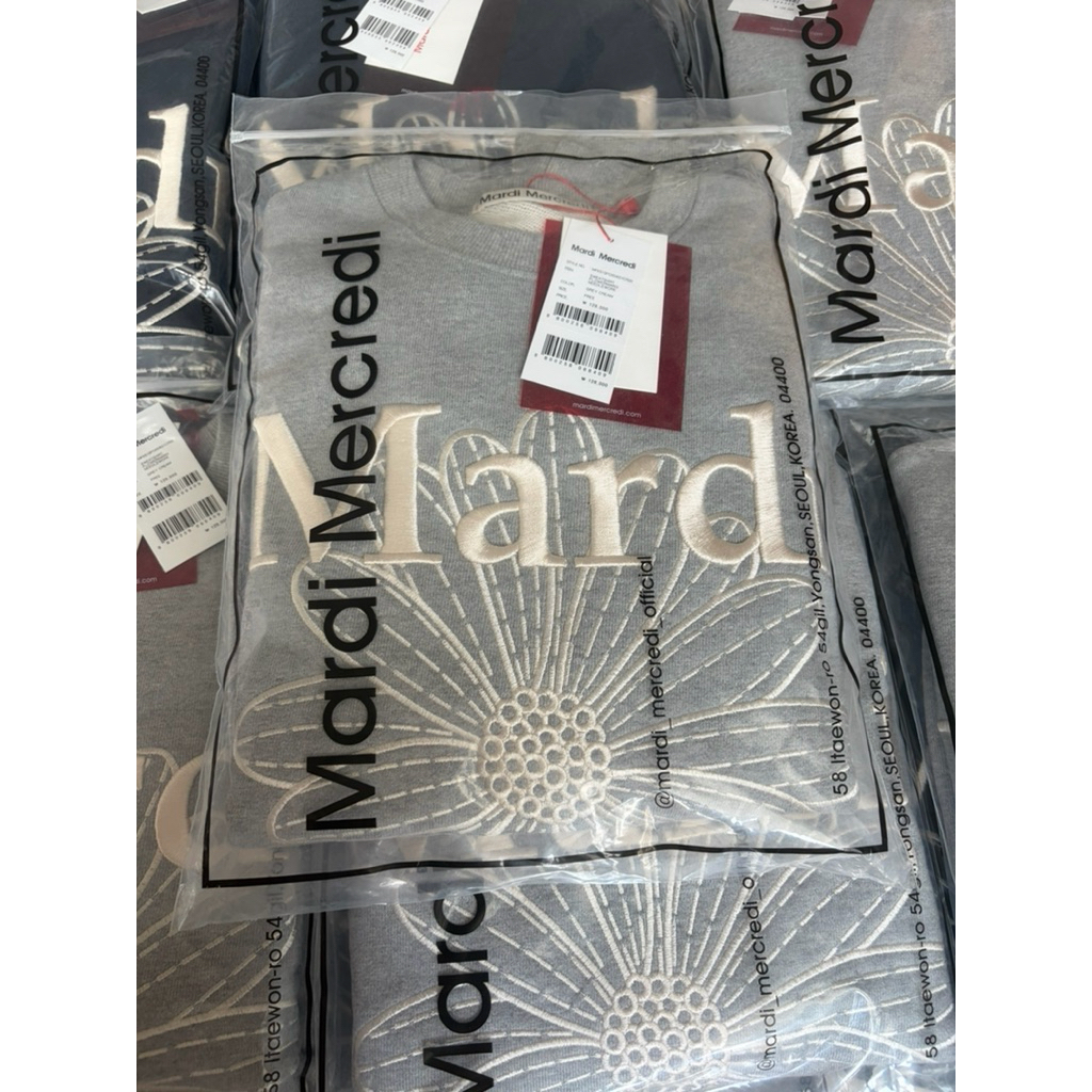 [พร้อมส่ง] Sweatshirt flowermardi needlework Grey Cream