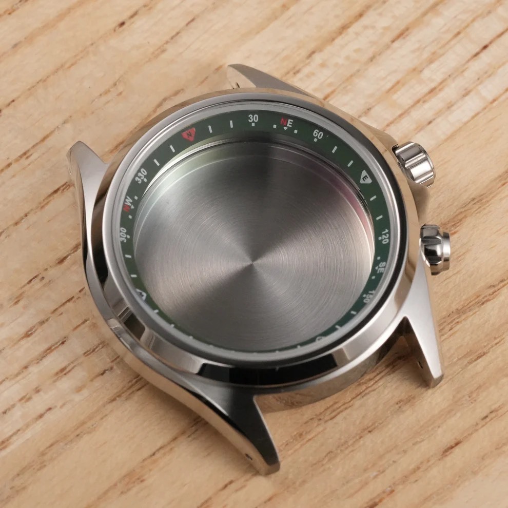 SKX007 Alpinist Green: Brushed Silver Case