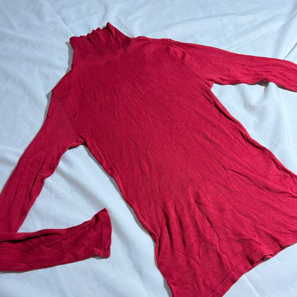 เสื้อแขนยาวคอเต่า ผ้ายืด gu