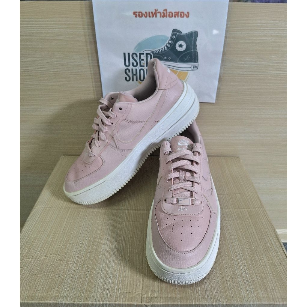 Nike Air Force 1 PLT.AF.ORM(รหัสสินค้าDJ9946-602)มือสองแท้ ไซส์40 ยาว25.5cm