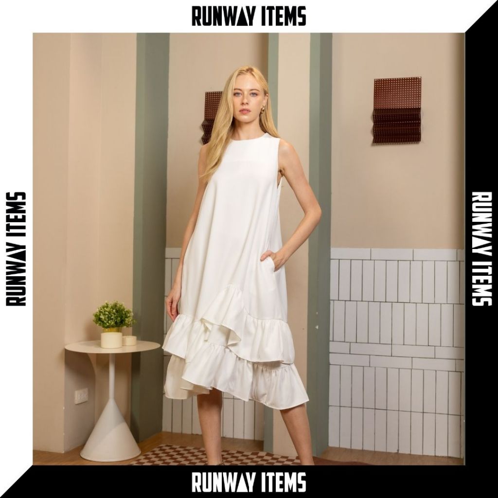 Runway Items | เดรสคอตตอลตัวสั้นระบาย