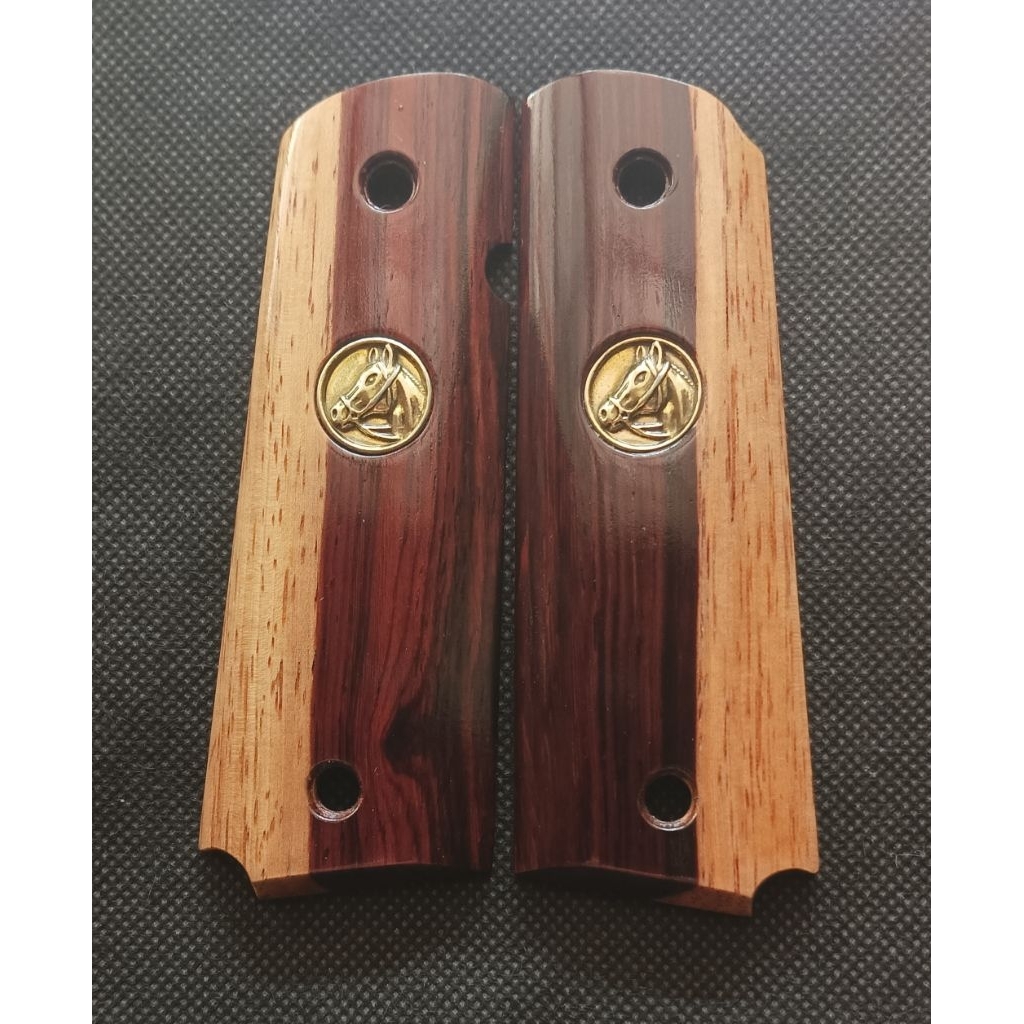 1911 grips ด้ามมีด 1911 ด้ามจับ ประกับไม้แท้ อุปกรณ์เสริมตกแต่งสำหรับ​ 1911 ขนาดมาตรฐานฝังเหรียญม้า