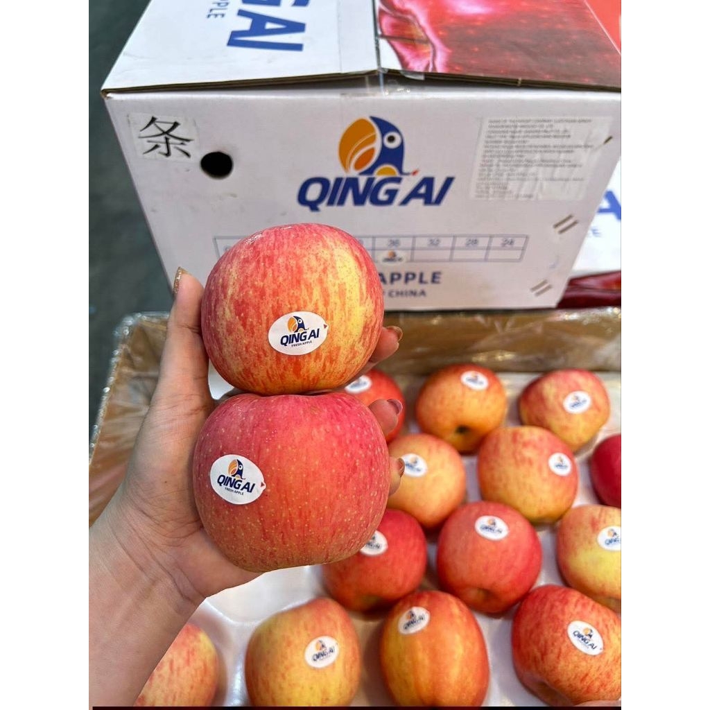 แอปเปิ้ลแกนน้ำผึ้งออแกนิค 1 ลูก หวาน กรอบ อร่อย 🍎ช่วงนี้แกนยังไม่มีนะคะ🍎จัดส่งตามยี่ห้อเข้าใหม่🍎🍎1 ลูกน้ำหนัก180 - 200g.