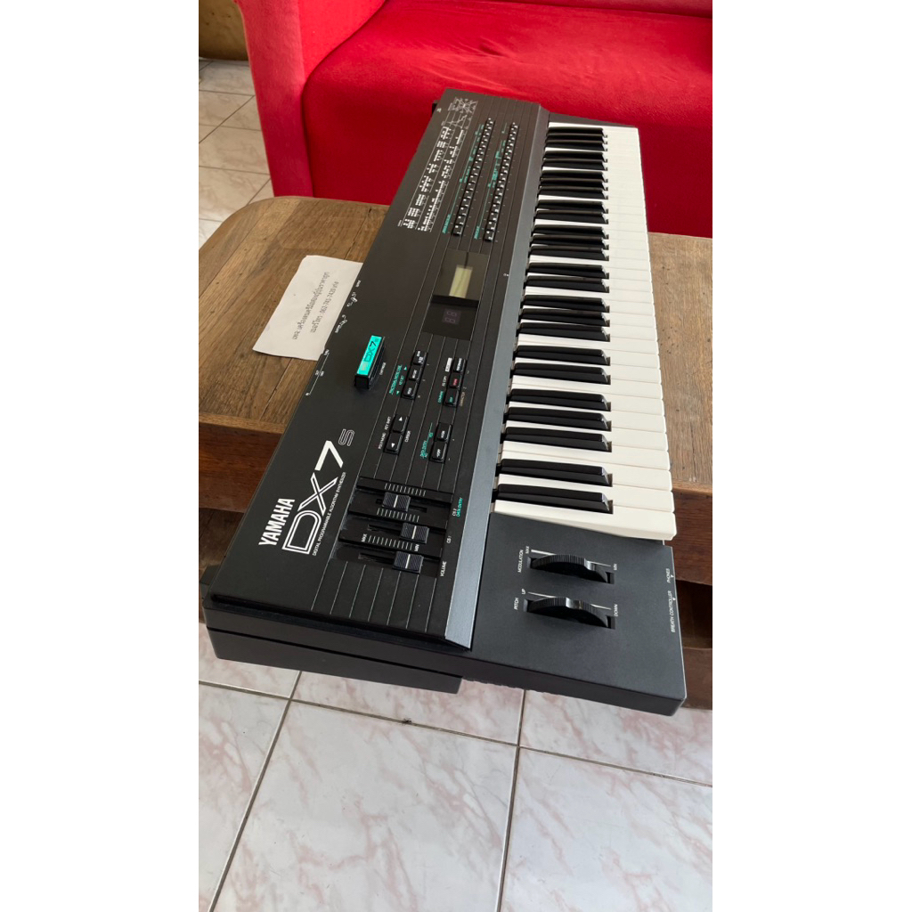 Yamaha DX7s FM synthesizer วินเทจ ซินธิไซเซอร์ในตำนาน