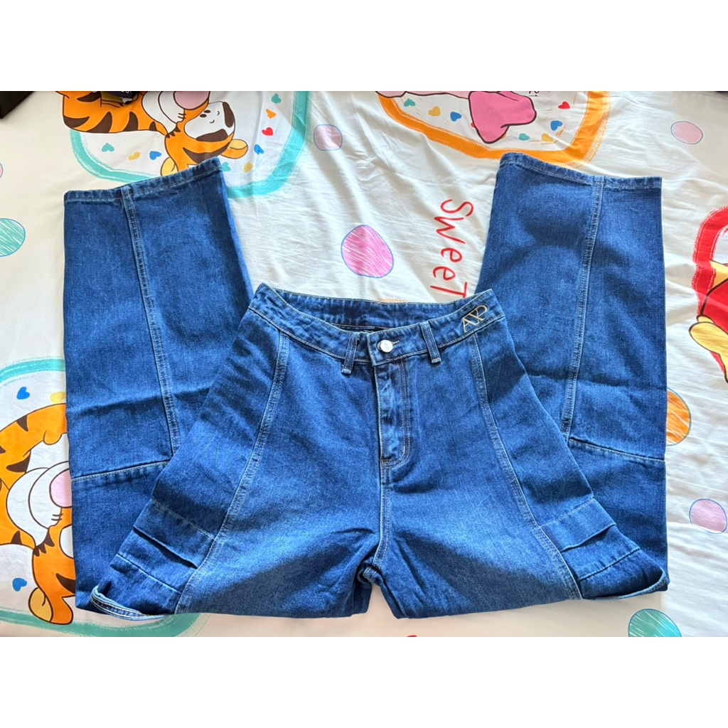 กางเกงยีนส์ทรงบาร์เรียล Atip