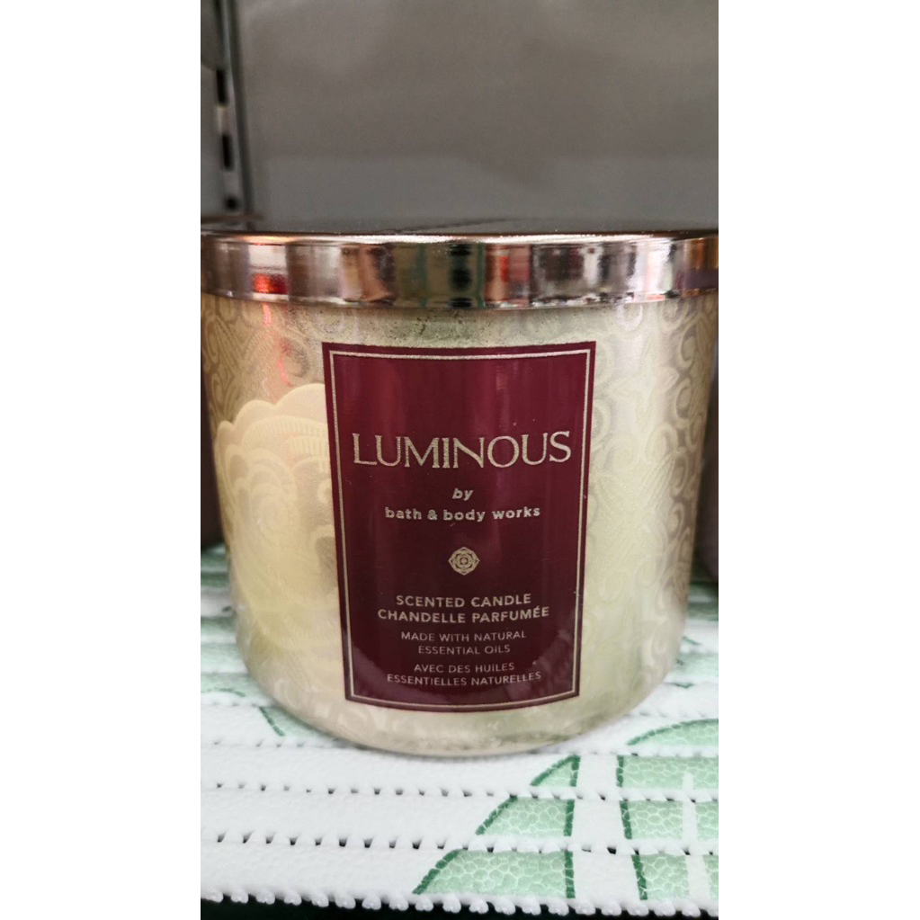 Bath & Body Works Luminous 3-Wick Candle 411 g. เทียนหอม 3ไส้