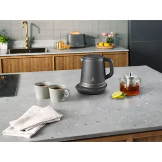 Electrolux กาต้มน้ำไฟฟ้า ความจุ 1.25 ลิตร UltimateTaste 700 รุ่น E7CK1-80BP