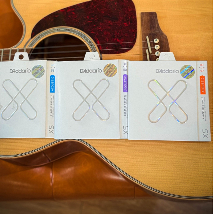 สายกีต้าร์ D’Addario XS Phosphor Bronze มีให้เลือก 3 ขนาด 💗 รุ่นใหม่ล่าสุดจาก USA. 🎯 เคลือบหนากว่าเดิม ของแท้100%